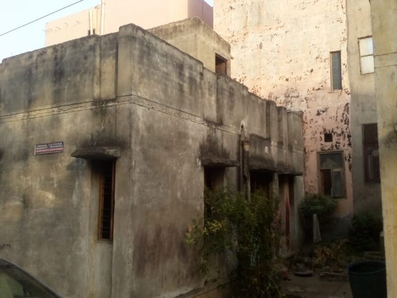 28 MTR Expendable Flat Or Plot Property For Sale In Sector 25 Rohini Delhi